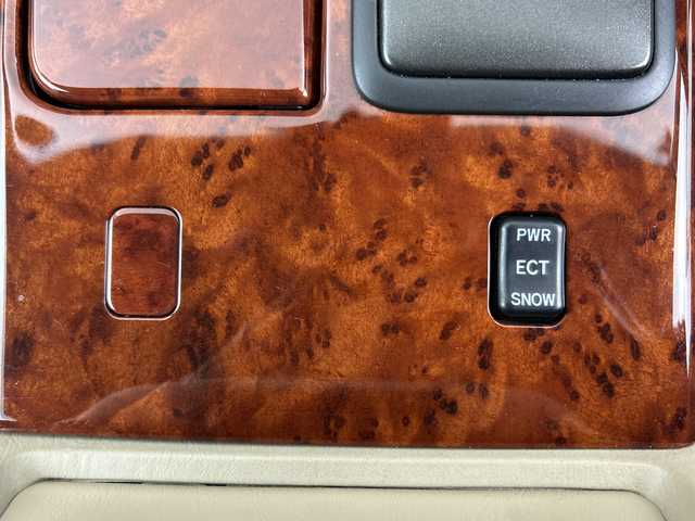 トヨタ クラウン エステート アスリート 埼玉県 2000(平12)年 3.1万km ホワイトパールクリスタルシャイン/シルバーM 純正HDDナビ/（ＡＭ／ＦＭ／ＤＶＤ／ＣＤ／アナログＴＶ）/純正アルミホイール/純正フロアマット/デジタルインナーミラー/バックカメラ/パワーシートＤＮ席/オートエアコン/オートライト/キセノンライト/Ｗエアバック/スペア2本