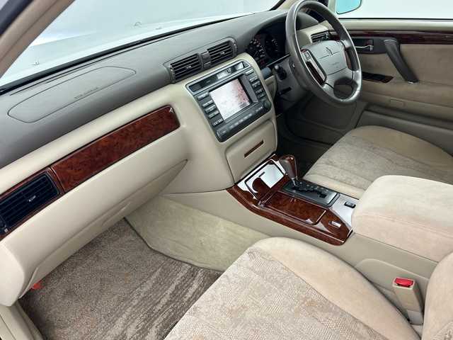 トヨタ クラウン エステート アスリート 埼玉県 2000(平12)年 3.1万km ホワイトパールクリスタルシャイン/シルバーM 純正HDDナビ/（ＡＭ／ＦＭ／ＤＶＤ／ＣＤ／アナログＴＶ）/純正アルミホイール/純正フロアマット/デジタルインナーミラー/バックカメラ/パワーシートＤＮ席/オートエアコン/オートライト/キセノンライト/Ｗエアバック/スペア2本