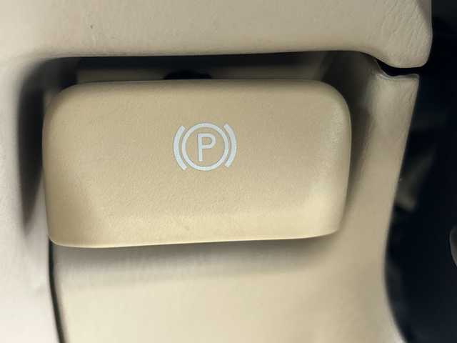 トヨタ クラウン エステート アスリート 埼玉県 2000(平12)年 3.1万km ホワイトパールクリスタルシャイン/シルバーM 純正HDDナビ/（ＡＭ／ＦＭ／ＤＶＤ／ＣＤ／アナログＴＶ）/純正アルミホイール/純正フロアマット/デジタルインナーミラー/バックカメラ/パワーシートＤＮ席/オートエアコン/オートライト/キセノンライト/Ｗエアバック/スペア2本