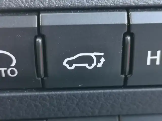 レクサス ＲＸ 200t Fスポーツ 茨城県 2017(平29)年 4.3万km ホワイトノーヴァガラスフレーク 純正ナビ/【AM・FM・DISC・SD・USB・BT・AUX・TV】/サンルーフ/パワーシート/シートメモリ/シートヒーター/エアシート/ステアリングヒーター/電動リアゲート/HUD/BSM/センターデフロック/レーダークルコン/ETC2.0/全方位カメラ/前方ドラレコ/前後コーナーセンサー/パドルシフト/100V電源