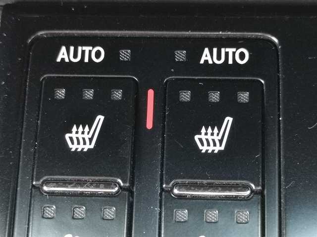 レクサス ＲＸ 200t Fスポーツ 茨城県 2017(平29)年 4.3万km ホワイトノーヴァガラスフレーク 純正ナビ/【AM・FM・DISC・SD・USB・BT・AUX・TV】/サンルーフ/パワーシート/シートメモリ/シートヒーター/エアシート/ステアリングヒーター/電動リアゲート/HUD/BSM/センターデフロック/レーダークルコン/ETC2.0/全方位カメラ/前方ドラレコ/前後コーナーセンサー/パドルシフト/100V電源