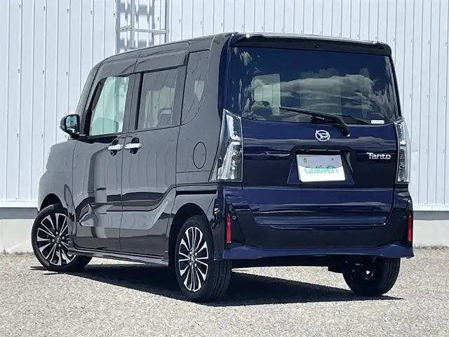 ダイハツ タント カスタム RS 熊本県 2023(令5)年 0.9万km クールバイオレットクリスタルシャイン 純正ナビ/・AM/FM/CD/DVD/SD/USB/iPod/HDMI/BT/・フルセグTV/バックカメラ/車線逸脱警報機能/前後コーナーセンサー/レーンキープアシスト/革巻きステアリング/・ステアリングスイッチ/オートライト/・LEDライト/・フォグランプ/ハーフレザーシート/・D/N席シートヒーター/電動格納ミラー/・ウィンカーミラー/前後ドライブレコーダー（ZDR035）/電動サイドブレーキ/・ホールドボタン/純正ドアバイザー/純正フロアマット/純正アルミホイール/スマートキー