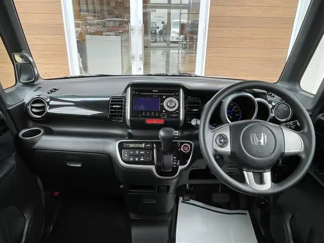 ホンダ Ｎ ＢＯＸ カスタム G Lパッケージ 宮崎県 2012(平24)年 6.5万km アラバスターシルバーメタリック USB/アイドリングストップ/プッシュスタート/片側パワースライドドア/純正14インチアルミ/HID/純正フロアマット/ドアバイザー