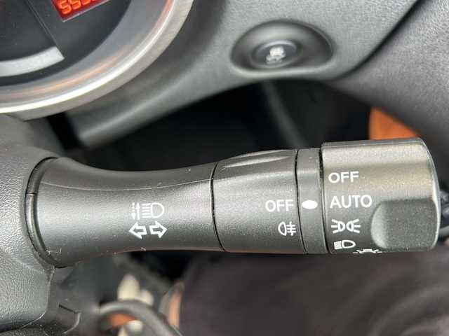 日産 フェアレディ Ｚ バージョンST 静岡県 2017(平29)年 4.8万km プレミアムアルティメイトイエロー 純正ナビ/・AUX/CD/DVD/Bluetooth/ラジオ/主要装備/・バックカメラ　/・ドライブレコーダー　/・ＥＴＣ　/・パワーシート　/・コーナーセンサー　/・シートヒーター　/・ステアリングリモコン　/・オートライト　/・ＬＥＤヘッドライト　/・パドルシフト　/・レザーシート　/・プッシュスタート/・スマートキー/・LEDフォグランプ/・LEDヘッドライト/・純正フロアマット/・純正アルミホイール