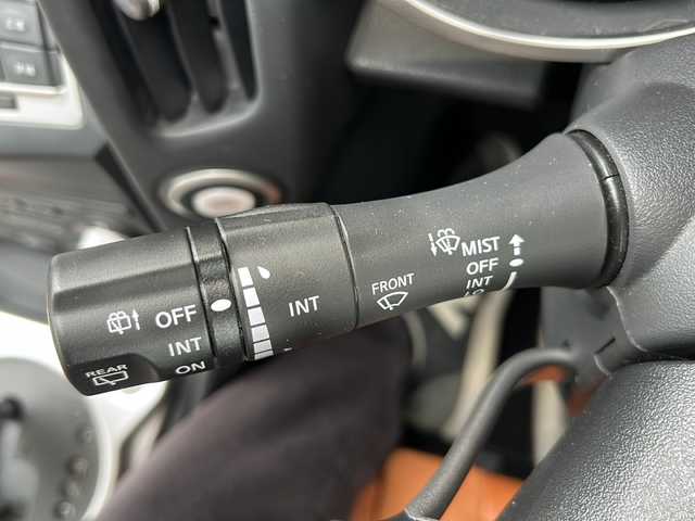 日産 フェアレディ Ｚ バージョンST 静岡県 2017(平29)年 4.8万km プレミアムアルティメイトイエロー 純正ナビ/・AUX/CD/DVD/Bluetooth/ラジオ/主要装備/・バックカメラ　/・ドライブレコーダー　/・ＥＴＣ　/・パワーシート　/・コーナーセンサー　/・シートヒーター　/・ステアリングリモコン　/・オートライト　/・ＬＥＤヘッドライト　/・パドルシフト　/・レザーシート　/・プッシュスタート/・スマートキー/・LEDフォグランプ/・LEDヘッドライト/・純正フロアマット/・純正アルミホイール