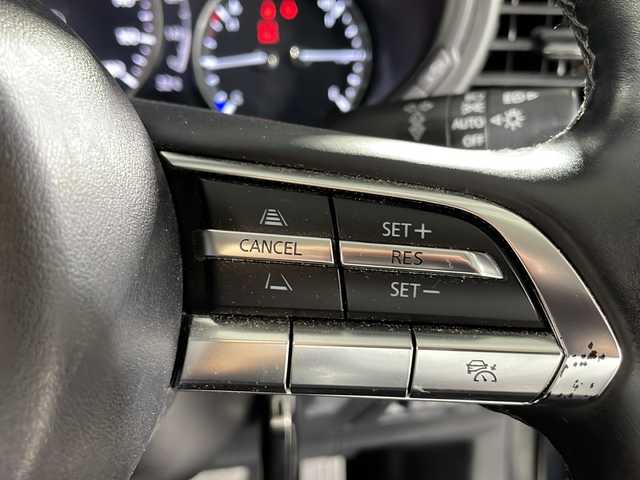 マツダ ＣＸ－３０ 20S 沖縄県 2022(令4)年 2.4万km ポリメタルグレーM 禁煙車　/純正９インチナビ　/（フルセグＴＶ　ＣＤ　ＤＶＤ　Ｂｌｕｅｔｏｏｔｈ）/全方位カメラ　/アダプティブクルーズコントロール　/前後ドライブレコーダー　/ブラインドスポットモニター　/ステアリングスイッチ/衝突被害軽減ブレーキ/車線逸脱警報機能/ヘッドアップディスプレイ/ETC/純正アルミホイール/LEDヘッドライト