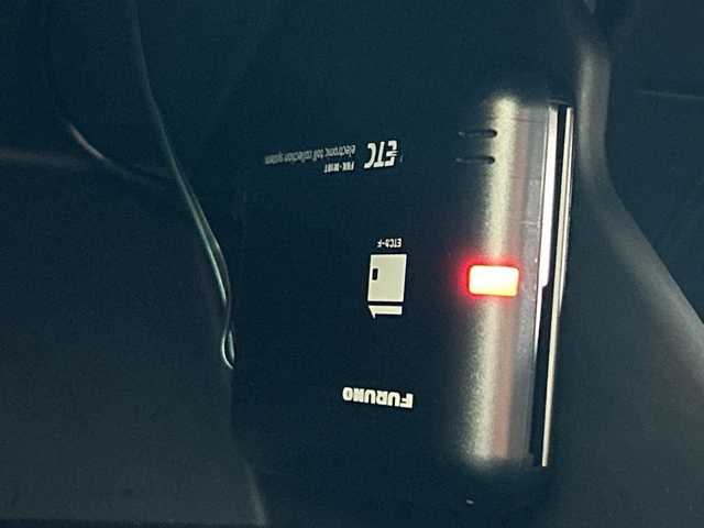 スバル ＢＲＺ S 福岡県 2021(令3)年 0.9万km クリスタルホワイトP オーディオレス車/6速MT/前席シートヒーター/ETC/クルーズコントロール追従なし/オートライト/LEDヘッドライト/電動格納ミラー/オートエアコン/純正フロアマット/純正アルミホイール