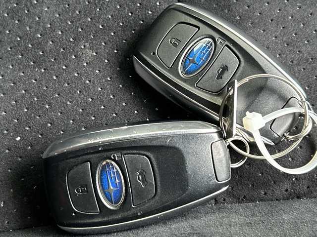 スバル ＢＲＺ S 福岡県 2021(令3)年 0.9万km クリスタルホワイトP オーディオレス車/6速MT/前席シートヒーター/ETC/クルーズコントロール追従なし/オートライト/LEDヘッドライト/電動格納ミラー/オートエアコン/純正フロアマット/純正アルミホイール