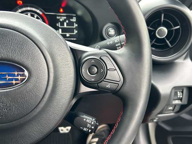 スバル ＢＲＺ S 福岡県 2021(令3)年 0.9万km クリスタルホワイトP オーディオレス車/6速MT/前席シートヒーター/ETC/クルーズコントロール追従なし/オートライト/LEDヘッドライト/電動格納ミラー/オートエアコン/純正フロアマット/純正アルミホイール