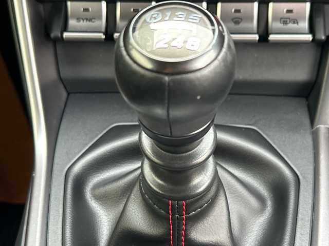 スバル ＢＲＺ S 福岡県 2021(令3)年 0.9万km クリスタルホワイトP オーディオレス車/6速MT/前席シートヒーター/ETC/クルーズコントロール追従なし/オートライト/LEDヘッドライト/電動格納ミラー/オートエアコン/純正フロアマット/純正アルミホイール