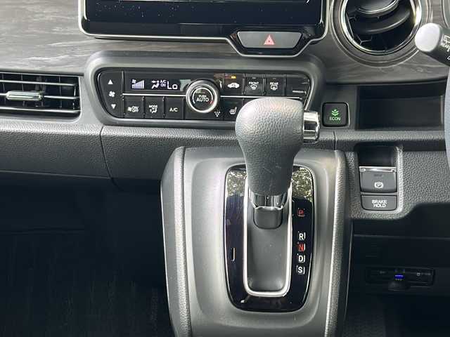 ホンダ Ｎ ＯＮＥ プレミアム 埼玉県 2021(令3)年 6.7万km プラチナホワイトパール ワンオーナー　/純正ナビ/フルセグ/DVD/CD/BT/USB/AM/FM/ビルトインＥＴＣ　/バックカメラ　/前席シートヒーター　/ＡＣＣ　/オートライト　/横滑り防止　/レーンキープアシスト　/クリアランスソナー　/電動パーキング　/ライトレベライザー/フォグランプ/スマートキー２本　/保証書　/取扱説明書
