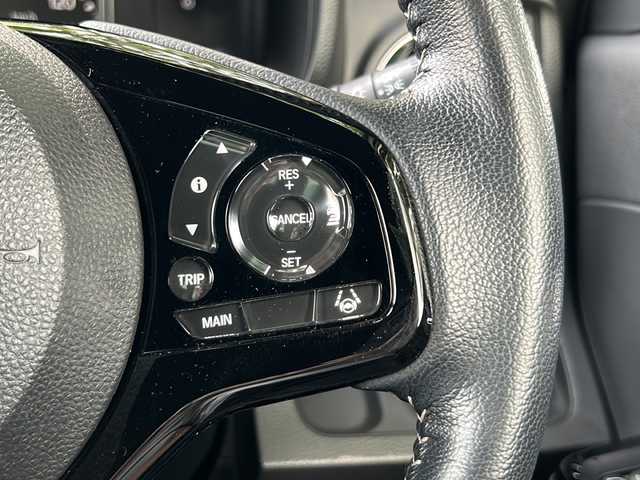 ホンダ Ｎ ＯＮＥ プレミアム 埼玉県 2021(令3)年 6.7万km プラチナホワイトパール ワンオーナー　/純正ナビ/フルセグ/DVD/CD/BT/USB/AM/FM/ビルトインＥＴＣ　/バックカメラ　/前席シートヒーター　/ＡＣＣ　/オートライト　/横滑り防止　/レーンキープアシスト　/クリアランスソナー　/電動パーキング　/ライトレベライザー/フォグランプ/スマートキー２本　/保証書　/取扱説明書