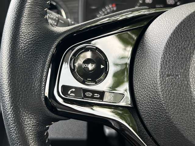 ホンダ Ｎ ＯＮＥ プレミアム 埼玉県 2021(令3)年 6.7万km プラチナホワイトパール ワンオーナー　/純正ナビ/フルセグ/DVD/CD/BT/USB/AM/FM/ビルトインＥＴＣ　/バックカメラ　/前席シートヒーター　/ＡＣＣ　/オートライト　/横滑り防止　/レーンキープアシスト　/クリアランスソナー　/電動パーキング　/ライトレベライザー/フォグランプ/スマートキー２本　/保証書　/取扱説明書