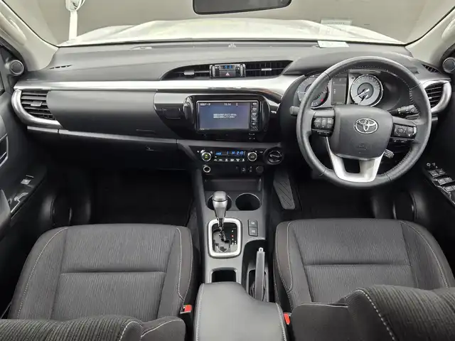 トヨタ ハイラックス Z 鹿児島県 2021(令3)年 4万km スーパーホワイトⅡ GRロールバー　/GRマッドガード　/GRマフラー/レーダークルーズコントロール　/ＥＴＣ　/純正ＳＤナビ（ＮＳＣＰ－Ｗ６８）　/Ｂｌｕｅｔｏｏｔｈオーディオ　/前後コーナーセンサー　/ヒルディセントコントロール/ＭＴモード付きＡＴ/プッシュスタート/スマートキー/アイドリングストップ/レーンキープアシスト/横滑り防止装置/デフロック/エアバッグ(W+サイド)