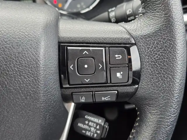 トヨタ ハイラックス Z 鹿児島県 2021(令3)年 4万km スーパーホワイトⅡ GRロールバー　/GRマッドガード　/GRマフラー/レーダークルーズコントロール　/ＥＴＣ　/純正ＳＤナビ（ＮＳＣＰ－Ｗ６８）　/Ｂｌｕｅｔｏｏｔｈオーディオ　/前後コーナーセンサー　/ヒルディセントコントロール/ＭＴモード付きＡＴ/プッシュスタート/スマートキー/アイドリングストップ/レーンキープアシスト/横滑り防止装置/デフロック/エアバッグ(W+サイド)
