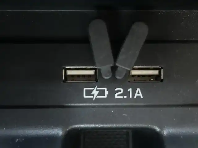 トヨタ ＧＲ８６ SZ 岡山県 2022(令4)年 2.2万km クリスタルホワイトパール 登録時走行距離21199km/TRDエアロスタビライジングカバー/カロッツェリアディスプレイオーディオ/(AM.FM.CD.DVD.BT)/バックカメラ/FUJITSUBOマフラー/車高調/社外トランクスポイラー/社外リアバンパーライト/ETC/前後ドライブレコーダー/横滑り防止装置/クルーズコントロール/オートライト/17インチ純正AW/取説/保証書/スペアキー