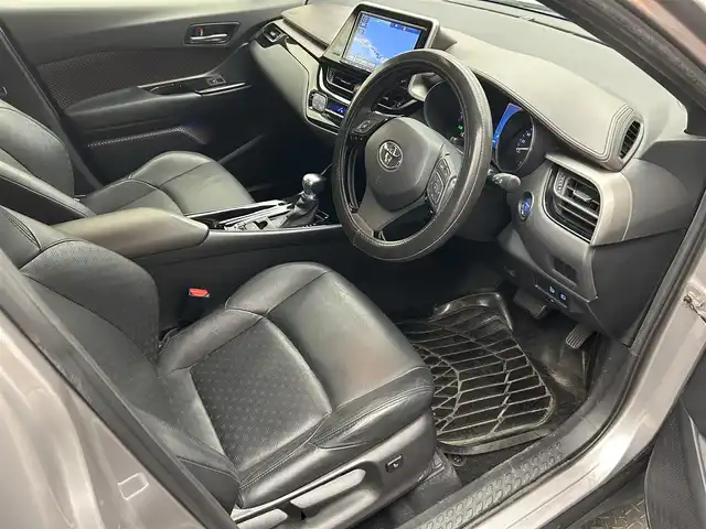 トヨタ Ｃ－ＨＲ G 愛媛県 2017(平29)年 8.6万km メタルストリームM Bluetooth フルセグTV　純正SDナビ ドライブレコーダー　ETC　AAC　クルーズコントロール スマートキー レーンキープアシスト オートライト　コーナーセンサー　バックカメラ