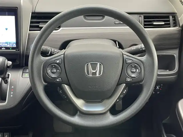 ホンダ フリード G ブラックスタイル 愛知県 2023(令5)年 3.2万km フィヨルドミストパール 純正９型ナビ　フルセグＴＶ　Ｂｌｕｅｔｏｏｔｈ　カープレイ　バックカメラ　シートヒーター　純正前後ドラレコ　ホンダセンシング　衝突軽減装置　追従クルコン　ハンドル支援　両側パワースライドドア ブラックスタイル専用アルミホイール　禁煙車
