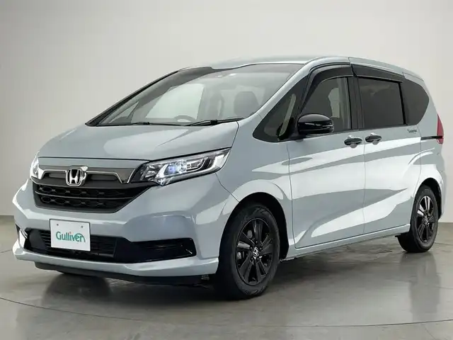 ホンダ フリード G ブラックスタイル 愛知県 2023(令5)年 3.2万km フィヨルドミストパール 純正９型ナビ　フルセグＴＶ　Ｂｌｕｅｔｏｏｔｈ　カープレイ　バックカメラ　シートヒーター　純正前後ドラレコ　ホンダセンシング　衝突軽減装置　追従クルコン　ハンドル支援　両側パワースライドドア ブラックスタイル専用アルミホイール　禁煙車