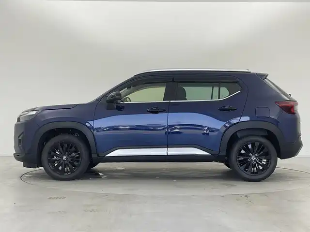 ホンダ ＷＲ－Ｖ Z+ ブラックスタイル 群馬県 2025(令7)年 0.1万km オブシダンブルーパール 特別仕様車　【Z＋BLACK STYLE】/・Z＋専用エクステリア/・BLACK STYLE専用装備/Honda CONNECT for Gathers＋ナビ装着用スペシャルパッケージ/＝＝＝＝/Honda SENSING/・衝突軽減ブレーキ（CMBS）、誤発進抑制機能/後方誤発進抑制機能/近距離衝突軽減ブレーキ/歩行者事故低減ステアリング、路外逸脱抑制機能、アダプティブクルーズコントロール（ACC）、車線維持支援システム（LKAS）、先行車発進お知らせ機能、標識認識機能、オートハイビーム、パーキングセンサーシステム/LEDフォグライト/本革巻ステアリングホイール＋セレクトレバー/リアセンターアームレスト/パーセルカバー/コンビシート/17インチアルミホイール/シャープシルバー塗装ルーフレールガーニッシュ/純正Gathersナビ/バックカメラ/前後ドラレコ/ETC/スマートキー /プッシュスタート/LEDヘッドライト