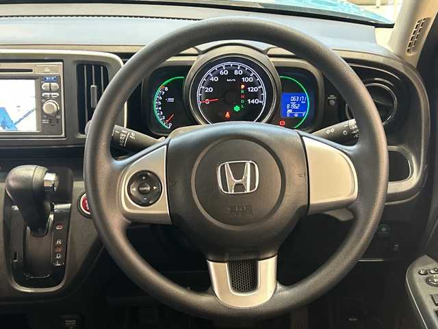 ホンダ Ｎ ＯＮＥ G Lパッケージ 埼玉県 2013(平25)年 6.4万km イノセントブルーメタリック 純正ナビ/　　CD/DVD/ワンセグTV/バックカメラ/HIDオートライト/ステアリングスイッチ/ECON/横滑り防止/プッシュスタート/禁煙車