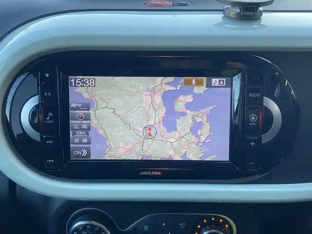 ルノー トゥインゴ ラ・パリジェンヌ 福岡県 2019(令1)年 3.3万km Ｌグリーン ・純正ナビ/BT/USB/・バックカメラ/・ハーフレザー/シートヒーター/・フルセグ/・ETC/・純正16AW/・取扱説明書