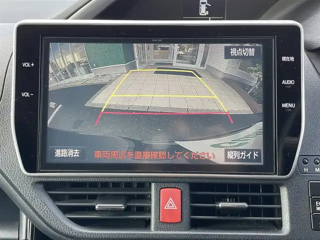 トヨタ ヴォクシー ZS 煌Ⅱ 岡山県 2016(平28)年 4.1万km ブラッキッシュアゲハガラスフレーク 純正10インチナビ　NSZN-Z66T/フルセグTV、CD、DVD、AM、FM、Bluetooth/バックカメラ/ビルトインETC/両側パワースライドドア/トヨタセーフティセンス/・プリクラッシュセーフティ/・レーンディパーチャーアラート/・オートマチックハイビーム/ドライブレコーダー