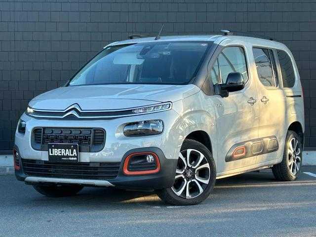 シトロエン シトロエン ベルランゴ シャイン XTRパック 埼玉県 2021(令3)年 4.8万km グレー マルチパノラマルーフ　/ディスプレイオーディオ/スマートエントリーキー/ＡＣＣ　/ＬＫＡ　/ＢＳＭ　/バックカメラ　/ドラレコ　/ＡｐｐｌｅＣａｒｐｌａｙ　/Ｂｌｕｅｔｏｏｔｈ　/ＡＡＣ　/ＥＴＣ　/両側スライドドア　/ルーフレール