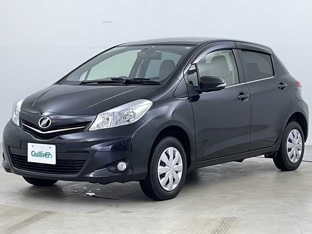トヨタ ヴィッツ ジュエラ 道央・札幌 2013(平25)年 4.9万km ブラックマイカ 4WD/寒冷地仕様/社外メモリナビ/ CD/DVD/USB/AUX/1セグ/バックカメラ/エンジンスターター /リモコンキー/ドアバイザー/ウィンカーミラー/フォグライト/フロントデアイサー/フロアマット