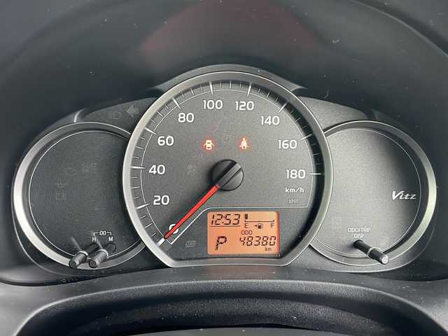 トヨタ ヴィッツ ジュエラ 道央・札幌 2013(平25)年 4.9万km ブラックマイカ 4WD/寒冷地仕様/社外メモリナビ/ CD/DVD/USB/AUX/1セグ/バックカメラ/エンジンスターター /リモコンキー/ドアバイザー/ウィンカーミラー/フォグライト/フロントデアイサー/フロアマット