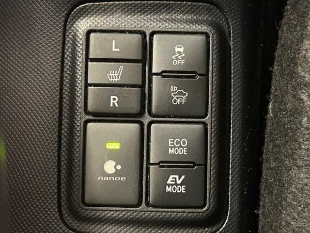 トヨタ アクア S スタイルブラック 静岡県 2016(平28)年 5.4万km ディープアメジストマイカメタリック (株)IDOMが運営する【じしゃロン浜松店】の自社ローン専用車両になりますこちらは現金またはオートローンご利用時の価格です。自社ローンご希望の方は別途その旨お申付け下さい/トヨタセーフティセンス/前席シートヒーター/リアバイザー/ドアバイザー/LEDヘッドライト/バックモニター/スマートキー/Bluetooth/電核ミラー/純正タイヤ15インチ/バックモニター/スマートキー