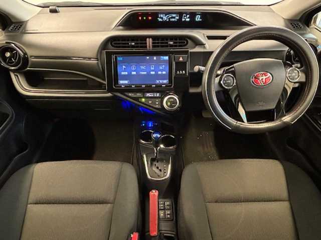 トヨタ アクア S スタイルブラック 静岡県 2016(平28)年 5.4万km ディープアメジストマイカメタリック (株)IDOMが運営する【じしゃロン浜松店】の自社ローン専用車両になりますこちらは現金またはオートローンご利用時の価格です。自社ローンご希望の方は別途その旨お申付け下さい/トヨタセーフティセンス/前席シートヒーター/リアバイザー/ドアバイザー/LEDヘッドライト/バックモニター/スマートキー/Bluetooth/電核ミラー/純正タイヤ15インチ/バックモニター/スマートキー