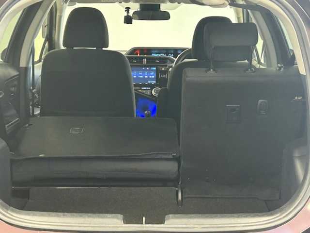 トヨタ アクア S スタイルブラック 静岡県 2016(平28)年 5.4万km ディープアメジストマイカメタリック (株)IDOMが運営する【じしゃロン浜松店】の自社ローン専用車両になりますこちらは現金またはオートローンご利用時の価格です。自社ローンご希望の方は別途その旨お申付け下さい/トヨタセーフティセンス/前席シートヒーター/リアバイザー/ドアバイザー/LEDヘッドライト/バックモニター/スマートキー/Bluetooth/電核ミラー/純正タイヤ15インチ/バックモニター/スマートキー