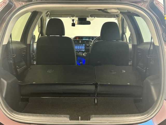 トヨタ アクア S スタイルブラック 静岡県 2016(平28)年 5.4万km ディープアメジストマイカメタリック (株)IDOMが運営する【じしゃロン浜松店】の自社ローン専用車両になりますこちらは現金またはオートローンご利用時の価格です。自社ローンご希望の方は別途その旨お申付け下さい/トヨタセーフティセンス/前席シートヒーター/リアバイザー/ドアバイザー/LEDヘッドライト/バックモニター/スマートキー/Bluetooth/電核ミラー/純正タイヤ15インチ/バックモニター/スマートキー