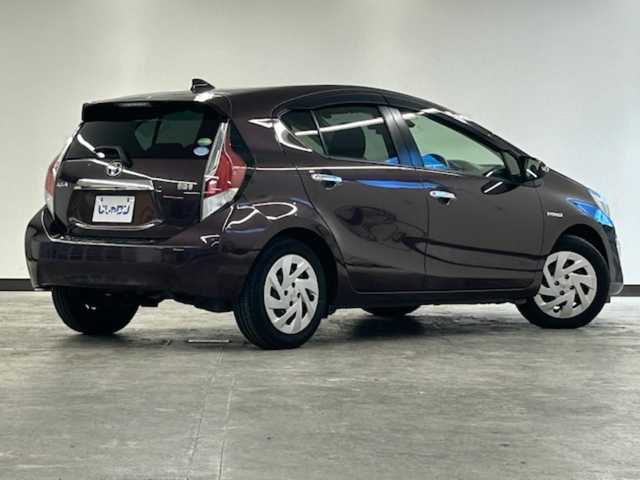 トヨタ アクア S スタイルブラック 静岡県 2016(平28)年 5.4万km ディープアメジストマイカメタリック (株)IDOMが運営する【じしゃロン浜松店】の自社ローン専用車両になりますこちらは現金またはオートローンご利用時の価格です。自社ローンご希望の方は別途その旨お申付け下さい/トヨタセーフティセンス/前席シートヒーター/リアバイザー/ドアバイザー/LEDヘッドライト/バックモニター/スマートキー/Bluetooth/電核ミラー/純正タイヤ15インチ/バックモニター/スマートキー