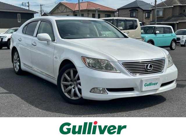 レクサス ＬＳ 460 Iパッケージ 千葉県 2007(平19)年 7.2万km ホワイトパールクリスタルシャイン 純正ナビ/バックカメラ/CD/DVD/HDD再生/前席メモリ付きパワーシート/前席シートヒーター・エアシート/サンルーフ/クルーズコントロール/スペアキー