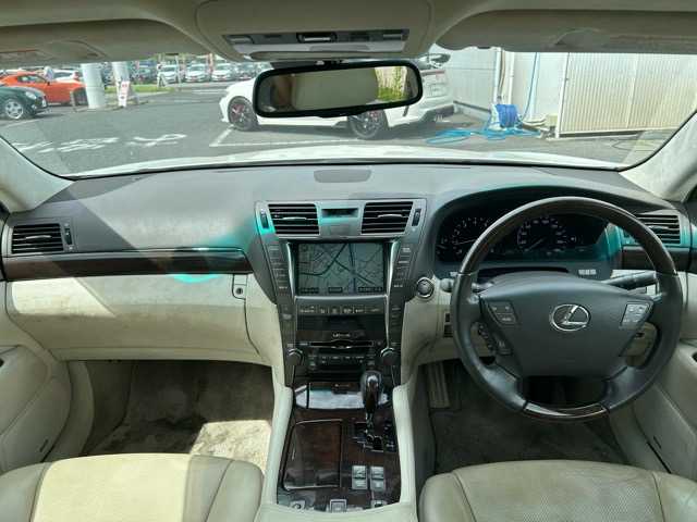レクサス ＬＳ 460 Iパッケージ 千葉県 2007(平19)年 7.2万km ホワイトパールクリスタルシャイン 純正ナビ/バックカメラ/CD/DVD/HDD再生/前席メモリ付きパワーシート/前席シートヒーター・エアシート/サンルーフ/クルーズコントロール/スペアキー