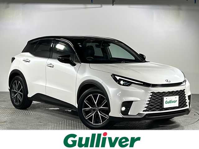 レクサス ＬＢＸ クール 沖縄県 2024(令6)年 1.8万km パールⅡ 県外仕入れ/禁煙車/純正ディスプレイオーディオ/（BT/FM/AM/USB/フルセグTV）/ステアリングリモコン/アドバンスドドライブ/パノラマビューモニター/・レクサスセーフティシステム+/・プリクラッシュセーフティ/・レーンディパーチャーアラート /・レーダークルーズコントロール /・ロードサインアシスト /・アダプティブハイビームシステム/コーナーセンサー/パワーバックドア/おくだけ充電/オートブレーキホールド/ヘッドアップディスプレイ/ブラインドスポットモニター/パワーシート/シートメモリ/シートヒーター/ステアリングヒーター/純正アルミホイール/純正ドアバイザー/純正フロアマット