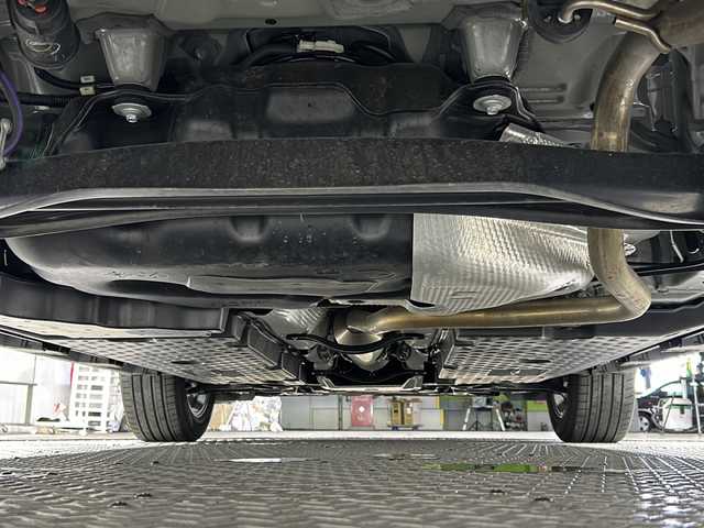 レクサス ＬＢＸ クール 沖縄県 2024(令6)年 1.8万km パールⅡ 県外仕入れ/禁煙車/純正ディスプレイオーディオ/（BT/FM/AM/USB/フルセグTV）/ステアリングリモコン/アドバンスドドライブ/パノラマビューモニター/・レクサスセーフティシステム+/・プリクラッシュセーフティ/・レーンディパーチャーアラート /・レーダークルーズコントロール /・ロードサインアシスト /・アダプティブハイビームシステム/コーナーセンサー/パワーバックドア/おくだけ充電/オートブレーキホールド/ヘッドアップディスプレイ/ブラインドスポットモニター/パワーシート/シートメモリ/シートヒーター/ステアリングヒーター/純正アルミホイール/純正ドアバイザー/純正フロアマット