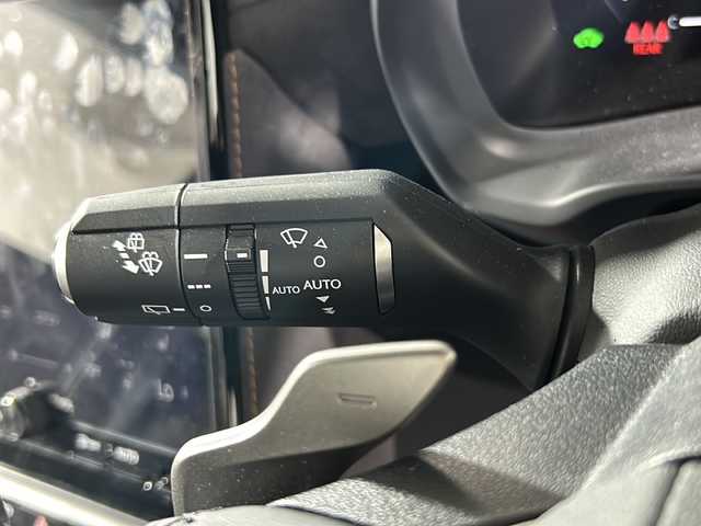 レクサス ＬＢＸ クール 沖縄県 2024(令6)年 1.8万km パールⅡ 県外仕入れ/禁煙車/純正ディスプレイオーディオ/（BT/FM/AM/USB/フルセグTV）/ステアリングリモコン/アドバンスドドライブ/パノラマビューモニター/・レクサスセーフティシステム+/・プリクラッシュセーフティ/・レーンディパーチャーアラート /・レーダークルーズコントロール /・ロードサインアシスト /・アダプティブハイビームシステム/コーナーセンサー/パワーバックドア/おくだけ充電/オートブレーキホールド/ヘッドアップディスプレイ/ブラインドスポットモニター/パワーシート/シートメモリ/シートヒーター/ステアリングヒーター/純正アルミホイール/純正ドアバイザー/純正フロアマット