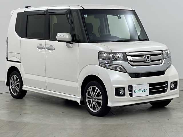 ホンダ Ｎ ＢＯＸ カスタム G Lパッケージ 道央・札幌 2017(平29)年 3.8万km プレミアムホワイトパールⅡ ・４ＷＤ/・社外フローティングナビ＆ＴＶ＆ＢＴ＆ＤＶＤ＆ＣＤ/・バックカメラ/・ＣＴＢＡ/・両側電動スライドドア/・社外レーダー/・社外ドライブレコーダー/・前席シートヒーター/・ステアリングヒーター/・ビルトインＥＴＣ/・ＨＩＤヘッドライト/・フォグランプ/・ベンチシート/・ドアミラーヒーター/・純正１４インチアルミ