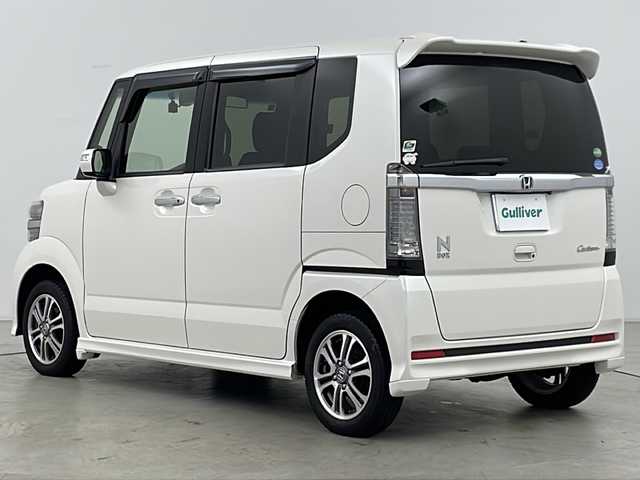ホンダ Ｎ ＢＯＸ カスタム G Lパッケージ 道央・札幌 2017(平29)年 3.8万km プレミアムホワイトパールⅡ ・４ＷＤ/・社外フローティングナビ＆ＴＶ＆ＢＴ＆ＤＶＤ＆ＣＤ/・バックカメラ/・ＣＴＢＡ/・両側電動スライドドア/・社外レーダー/・社外ドライブレコーダー/・前席シートヒーター/・ステアリングヒーター/・ビルトインＥＴＣ/・ＨＩＤヘッドライト/・フォグランプ/・ベンチシート/・ドアミラーヒーター/・純正１４インチアルミ