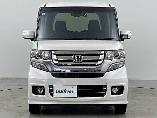 ホンダ Ｎ ＢＯＸ カスタム G Lパッケージ 道央・札幌 2017(平29)年 3.8万km プレミアムホワイトパールⅡ ・４ＷＤ/・社外フローティングナビ＆ＴＶ＆ＢＴ＆ＤＶＤ＆ＣＤ/・バックカメラ/・ＣＴＢＡ/・両側電動スライドドア/・社外レーダー/・社外ドライブレコーダー/・前席シートヒーター/・ステアリングヒーター/・ビルトインＥＴＣ/・ＨＩＤヘッドライト/・フォグランプ/・ベンチシート/・ドアミラーヒーター/・純正１４インチアルミ