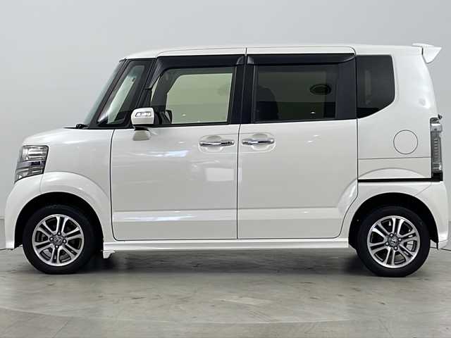 ホンダ Ｎ ＢＯＸ カスタム G Lパッケージ 道央・札幌 2017(平29)年 3.8万km プレミアムホワイトパールⅡ ・４ＷＤ/・社外フローティングナビ＆ＴＶ＆ＢＴ＆ＤＶＤ＆ＣＤ/・バックカメラ/・ＣＴＢＡ/・両側電動スライドドア/・社外レーダー/・社外ドライブレコーダー/・前席シートヒーター/・ステアリングヒーター/・ビルトインＥＴＣ/・ＨＩＤヘッドライト/・フォグランプ/・ベンチシート/・ドアミラーヒーター/・純正１４インチアルミ