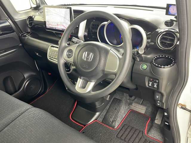 ホンダ Ｎ ＢＯＸ カスタム G Lパッケージ 道央・札幌 2017(平29)年 3.8万km プレミアムホワイトパールⅡ ・４ＷＤ/・社外フローティングナビ＆ＴＶ＆ＢＴ＆ＤＶＤ＆ＣＤ/・バックカメラ/・ＣＴＢＡ/・両側電動スライドドア/・社外レーダー/・社外ドライブレコーダー/・前席シートヒーター/・ステアリングヒーター/・ビルトインＥＴＣ/・ＨＩＤヘッドライト/・フォグランプ/・ベンチシート/・ドアミラーヒーター/・純正１４インチアルミ