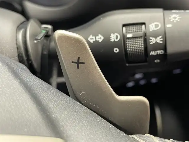 レクサス ＮＸ 300h Iパッケージ 愛知県 2017(平29)年 2.9万km ソニッククォーツ 純正１０．３型ナビ　角型３眼LED　黒革　セーフティシステム＋　追従クルコン　メモリーシート　フルセグ　バックカメラ　ETC２．０　シートヒーター　衝突軽減　パドルシフト　ステアリングヒーター　禁煙　ドラレコ　DVD　Bluetooth　フォグ　nanoe 　コーナーセンサー　プッシュスタート　スマートキー