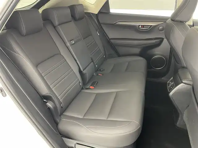 レクサス ＮＸ 300h Iパッケージ 愛知県 2017(平29)年 2.9万km ソニッククォーツ 純正１０．３型ナビ　角型３眼LED　黒革　セーフティシステム＋　追従クルコン　メモリーシート　フルセグ　バックカメラ　ETC２．０　シートヒーター　衝突軽減　パドルシフト　ステアリングヒーター　禁煙　ドラレコ　DVD　Bluetooth　フォグ　nanoe 　コーナーセンサー　プッシュスタート　スマートキー