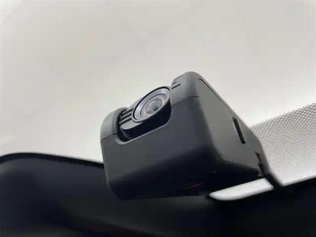 トヨタ カローラ スポーツ G Z 埼玉県 2018(平30)年 4万km シルバーマイカM 純正９型ナビ　ＴＲＤエアロ　バックカメラ　ビルトインＥＴＣ２．０　ドライブレコーダー　ＬＥＤ　追従走行　ＭＴモード付ＡＴ　フルセグＴＶ　Ｂｌｕｅｔｏｏｔｈ　スマートキー　衝突被害軽減