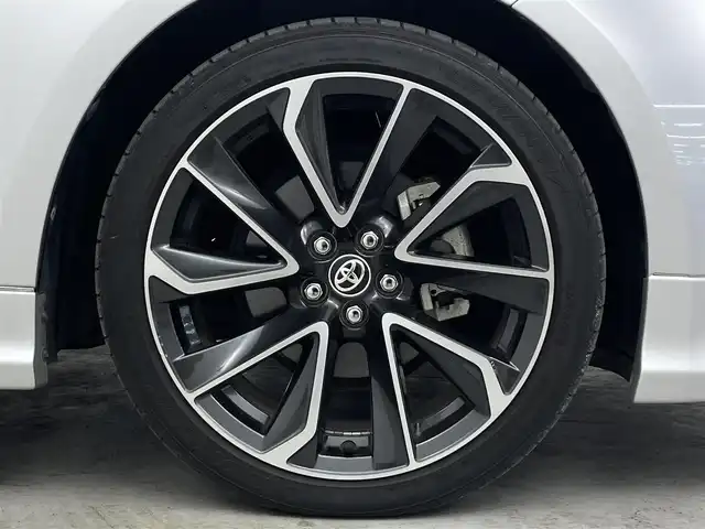 トヨタ カローラ スポーツ G Z 埼玉県 2018(平30)年 4万km シルバーマイカM 純正９型ナビ　ＴＲＤエアロ　バックカメラ　ビルトインＥＴＣ２．０　ドライブレコーダー　ＬＥＤ　追従走行　ＭＴモード付ＡＴ　フルセグＴＶ　Ｂｌｕｅｔｏｏｔｈ　スマートキー　衝突被害軽減