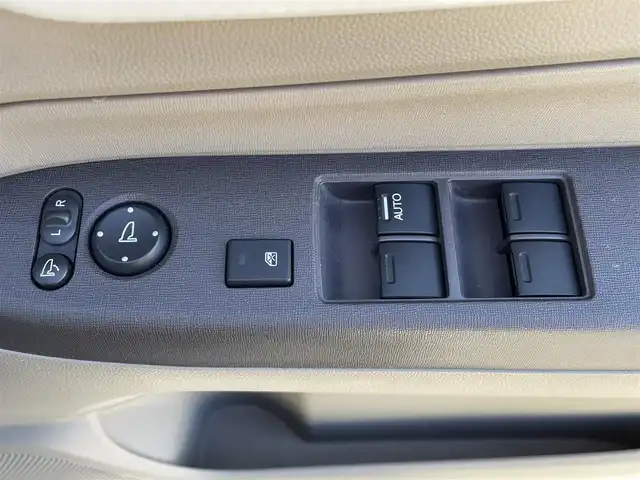 ホンダ Ｎ ＷＧＮ G SSコンフォートパッケージ 青森県 2017(平29)年 4.4万km プレミアムアイボリーP Gathers製ナビ（VXM-172CSi）/　CD、SD、USB、BT/ワンセグTV/前席シートヒーター/前方ドライブレコーダー/純正エンジンスターター/ビルトインETC/HIDヘッドライト/衝突軽減システム/４WD/保証書/取扱い説明書